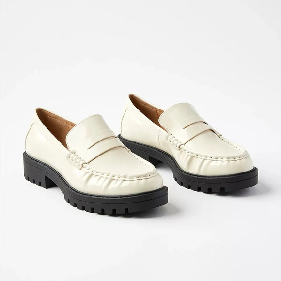 LOFT Cool Chic Lug Sole Cream Color Patent Faux Leather Penny Loafers - Size 9M - Picture 1 of 12